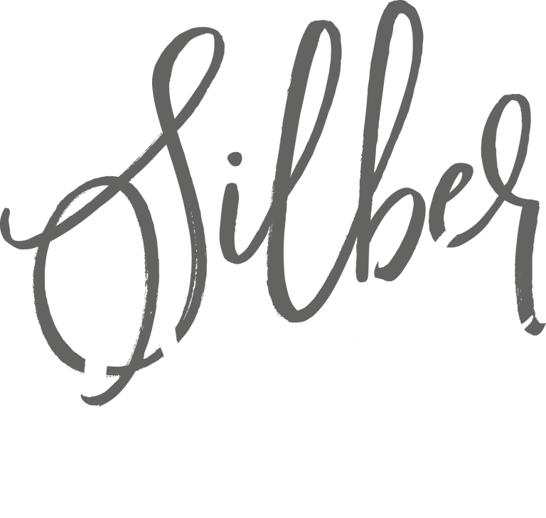 Logo SilberWeiß - Rednerin für Silberhochzeiten